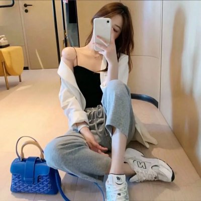 白面包车里的人